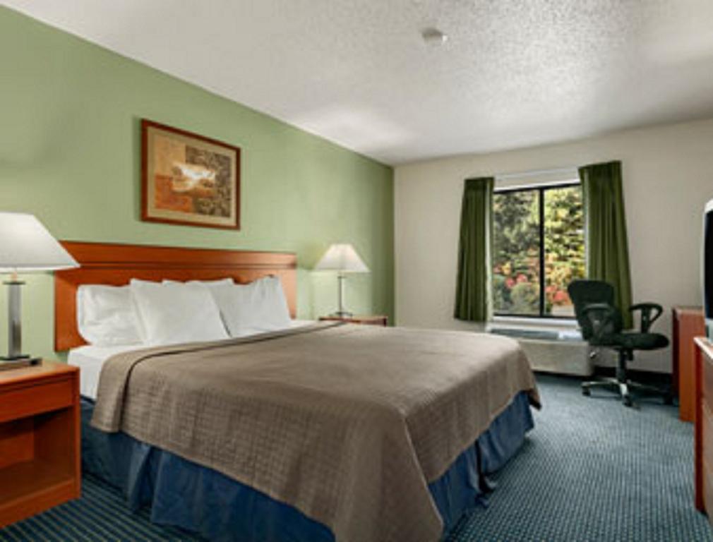 Days Inn & Suites By Wyndham Wisconsin Dells Rum bild