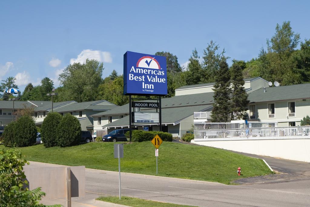Days Inn & Suites By Wyndham Wisconsin Dells Exteriör bild