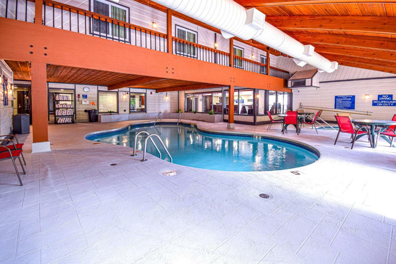 Days Inn & Suites By Wyndham Wisconsin Dells Exteriör bild