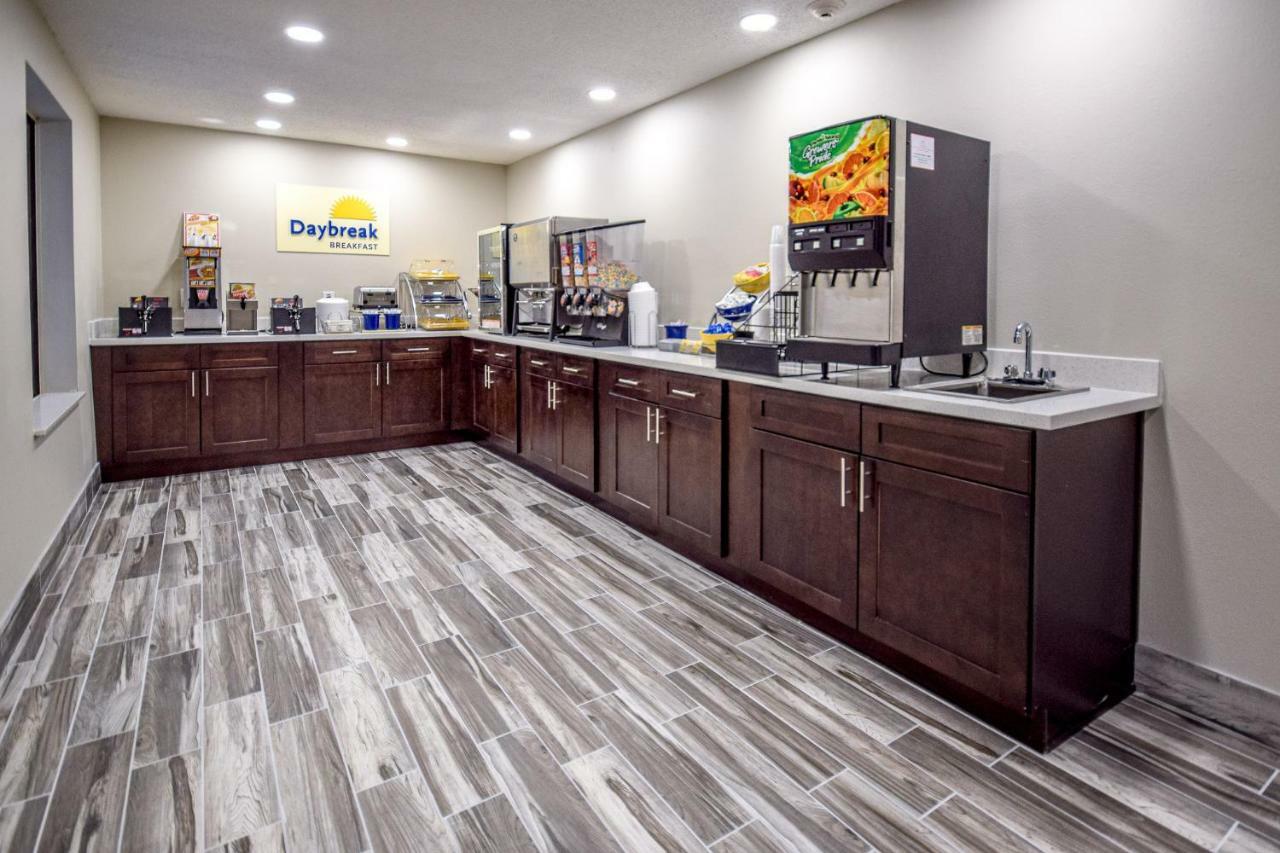 Days Inn & Suites By Wyndham Wisconsin Dells Exteriör bild