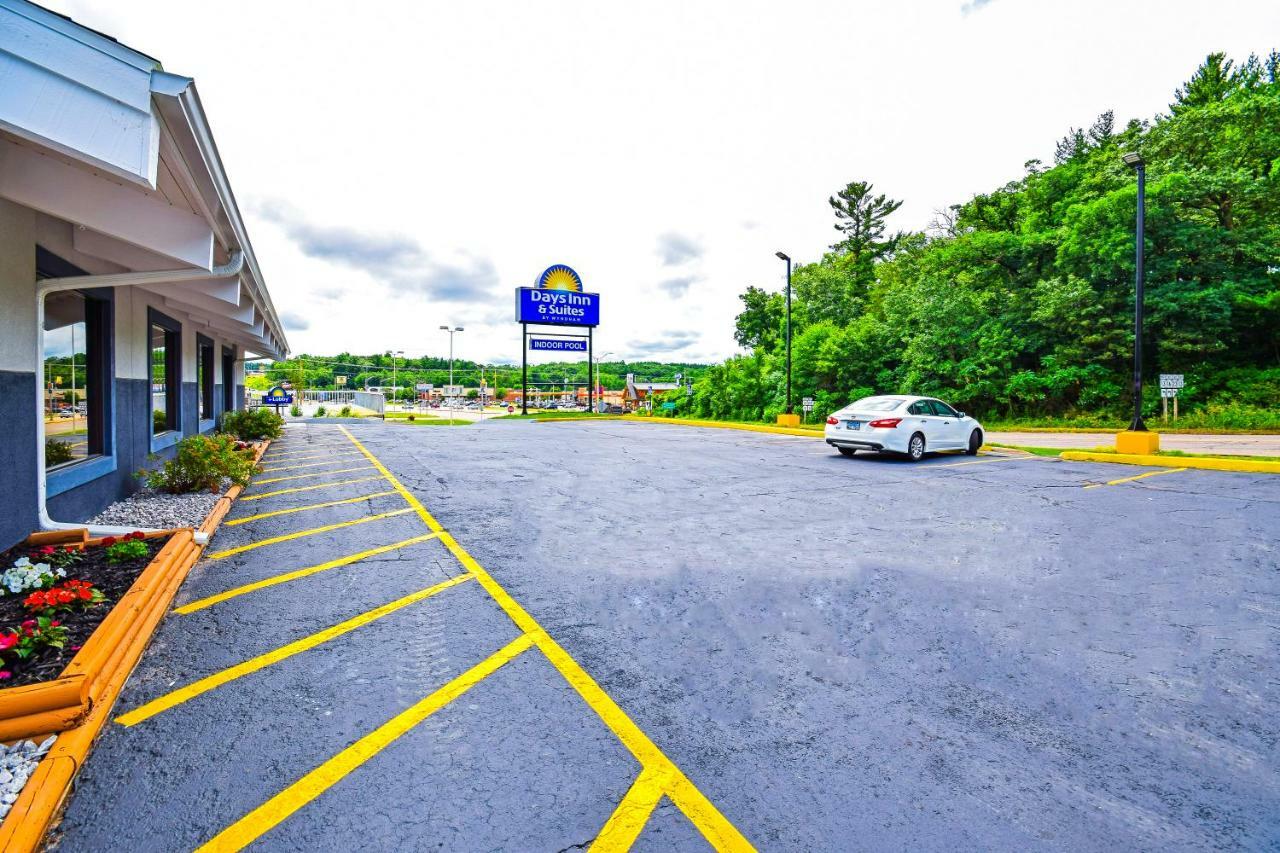 Days Inn & Suites By Wyndham Wisconsin Dells Exteriör bild