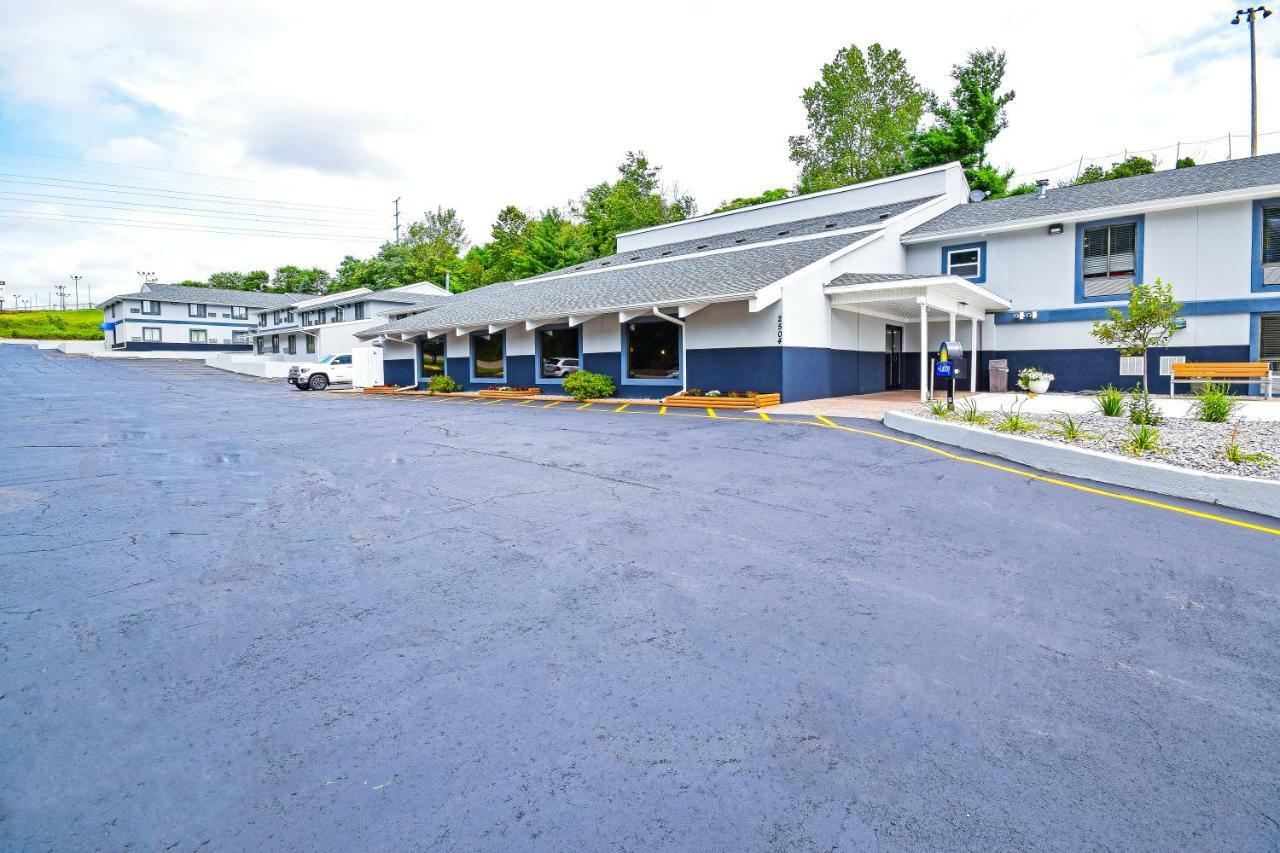 Days Inn & Suites By Wyndham Wisconsin Dells Exteriör bild