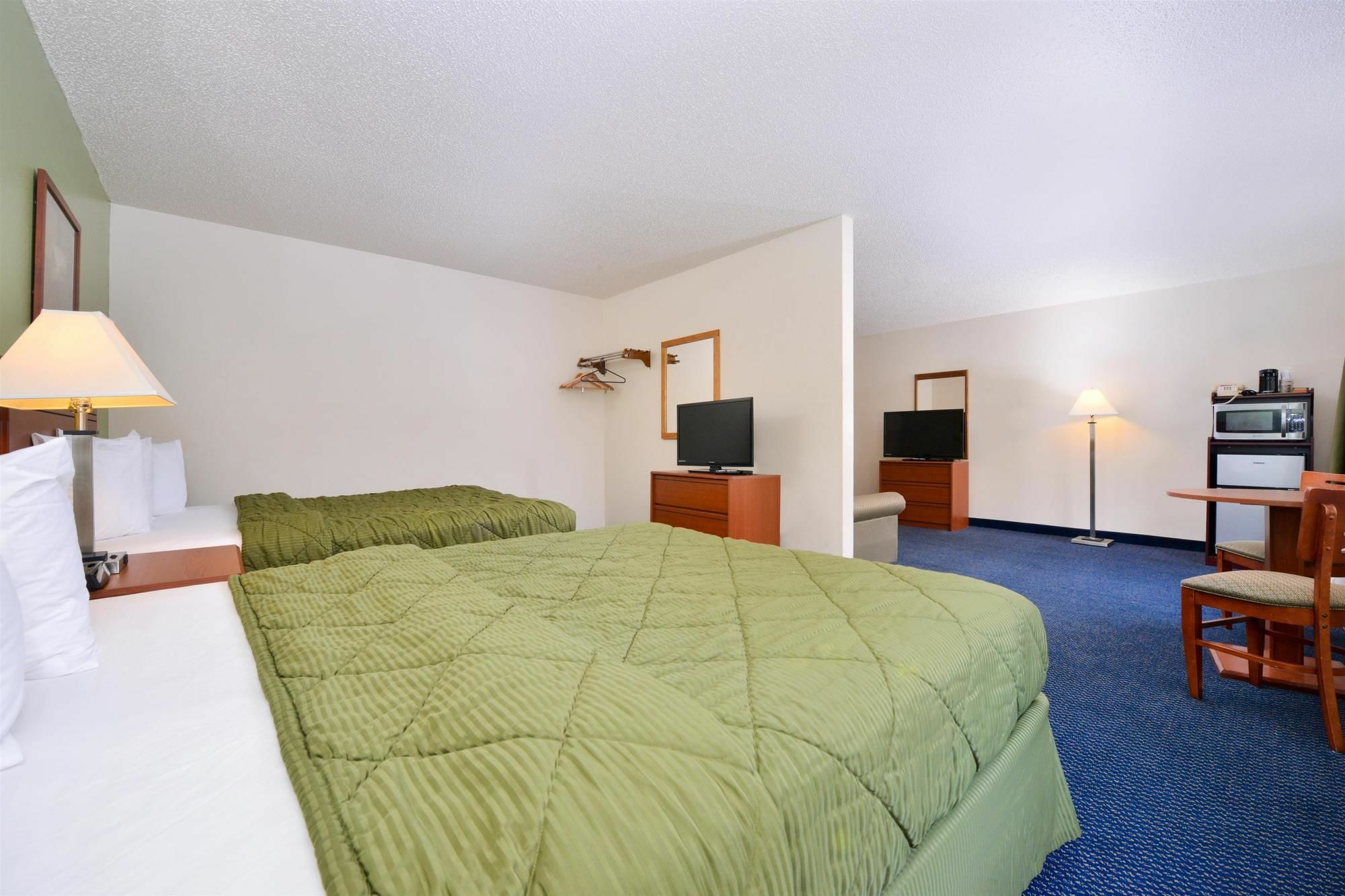 Days Inn & Suites By Wyndham Wisconsin Dells Exteriör bild