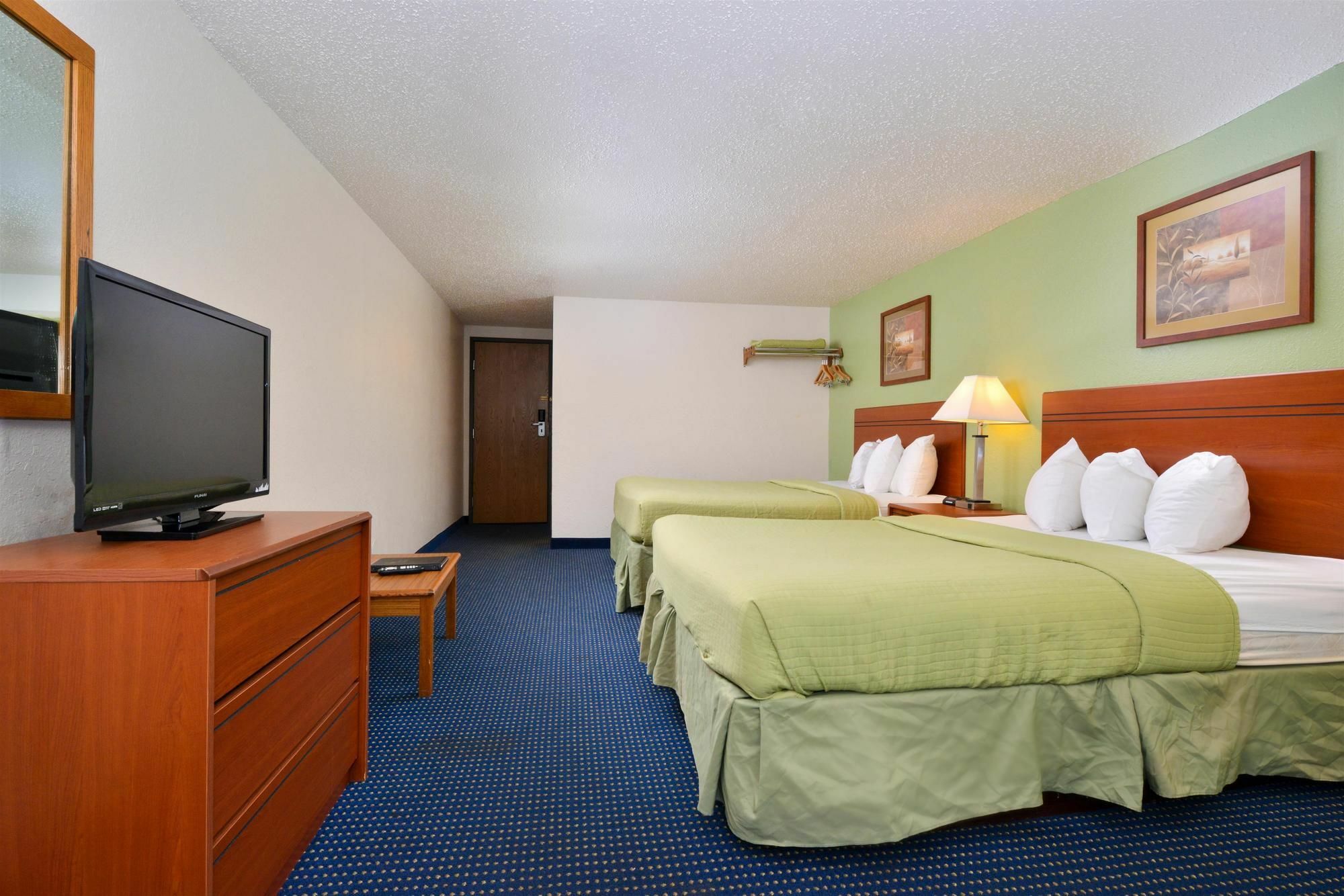 Days Inn & Suites By Wyndham Wisconsin Dells Exteriör bild